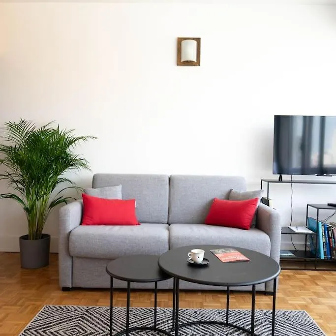 Bright And Quiet Studio, Place D Italie, Paris France